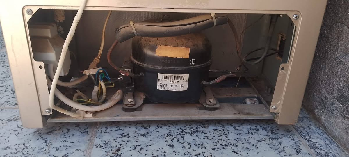 مجمدة للبيع
دنكا كورية الصناعة
ماطور شرط الشغل مع غلف نظيف
للإتصال ع ***********
