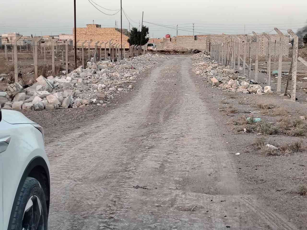 عرصه زراعي مساحه 200متر خلف حي الجامعه يم مجمع الضباط الجديد يم توزيعه جنسيه ***********
