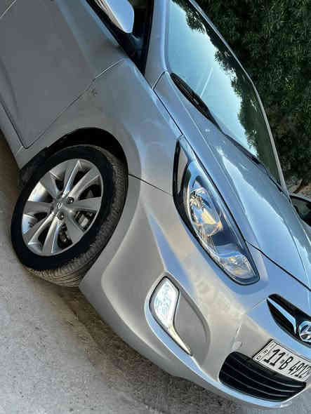 السلام عليكم 
للبيع فقط 
اكسنت 2012 خليجي 
1600 فول مواصفات 
بدون صبغ 
صار عندي ظرر امامي وبدلت جاملغ وبنيد 
اكو بلداخل صار تصليح بارد 
ومطاك اير باك ابدااا
السيارة بأسمي 
شاشة وتحكمات وكامرة وفتحة وبلوجكتر 
وحساسات خلفية وخمسة ويل كب 
السيارة جاهزة مابيها نقص 
سعر8 8قفل 
مكاني تقاطع الدرويش الكرخ حي التراث 
***********
