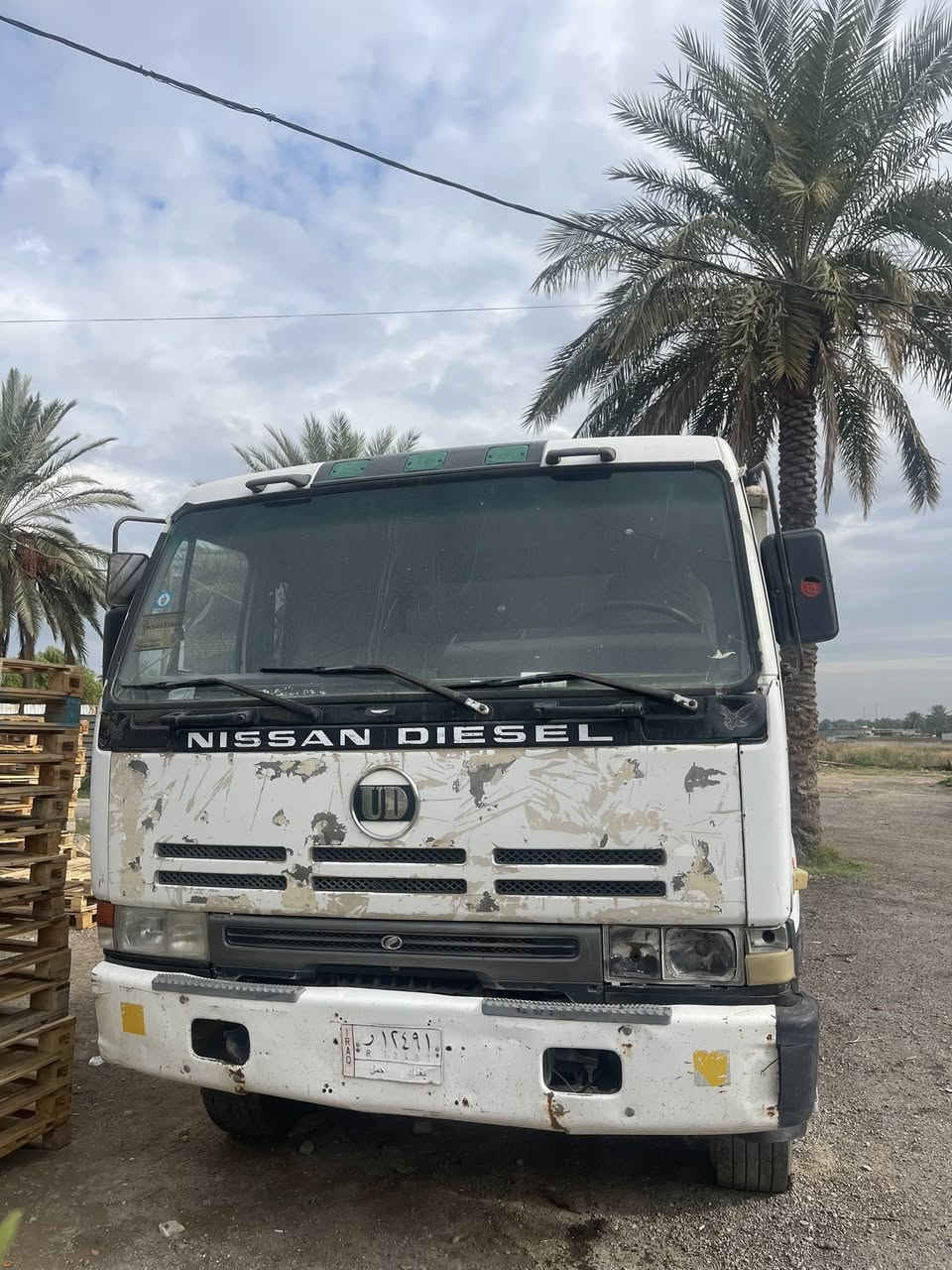 السلام عليكم للبيع نيسان موديل 2002رقم بغداد 4 طن طوله 6وربع مكينه كير كفاله شواصي كفاله بدي فلات مكاني بغداد  سعر 155 وبيه مجال مكاني بغداد تاجي اي ستفسار  ***********
