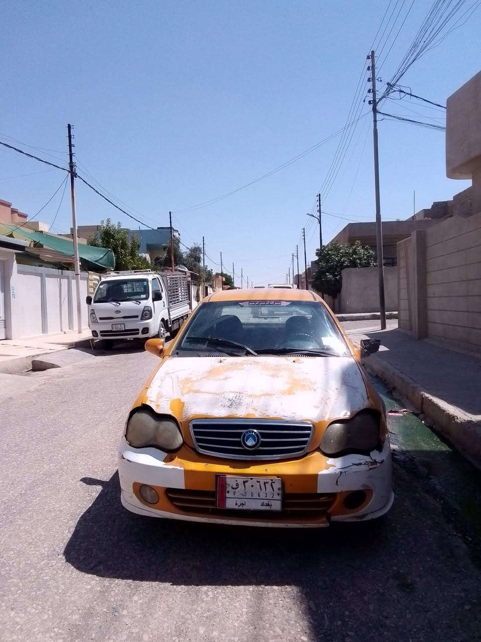 @سلام وعليكم سيكي للبيع السياره گدام العين مكينه تصرف كوبون بانزين بيها مكاني موصل الايمن شرعيها موجود بالاصلاح الزراعي السعر قفل 25 الاتصال على الرقم ***********
