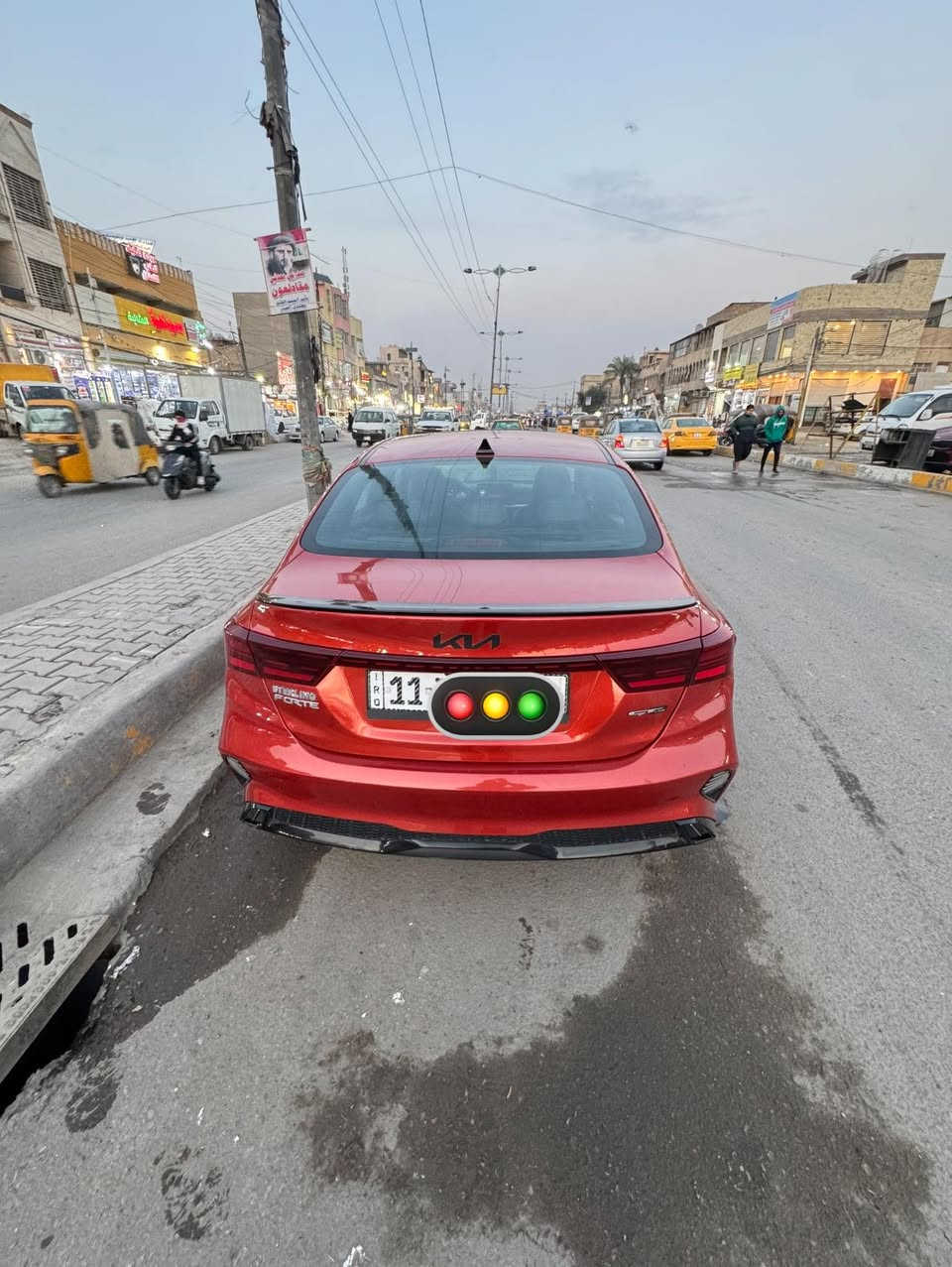 السلام عليكم
كيا فورتي 2023 جيتي لاين 
فول مواصفات للاخير اعلى فئة 1/1
حادث خفيف مثل ماواضح بل بنيد مصلح نفسه 
بدون دواخل بدون كلشي. 
مكينة 2000 دوش 
مواصفاتها
فتحه 
بصمه
تشغيل عن بعد
بصمه ابواب
تحكمات
كشنات كهرباء 
كشنات تدفئه تبريد
صندوق ذكي 
تبريد قطعتين
رادارات امامي خلفي
لد امامي نهاري وخلفي 
حساسات 
انظمة قيادة 
شفتات استيرن
شاشه وكامرة 
دشبول ديجيتال
وهواي موصفات بيها معروفه هيه
دخول جديد 
ترقيم  بغداد بإسمي تحويل مباشر 
سيارة جديدة  بلعافيه ع الياخذها 
السعر (175)وبيها مجال بسيط

مكان السياره بغداد مدينة الصدر
***********
***********
