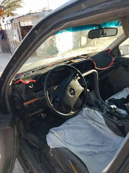 أوبل سيناتور موديل 91 سنوية خظرة محرك اوميكا 20 بيها.   كير محرك مضبوط سيارة شغالة  كل عيب مابي الكشر كدام العين السعر 12بي مجال ***********
