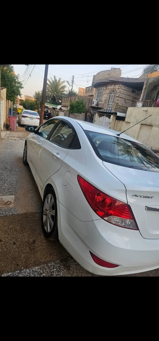 اكسنت 2015 خليجي محرك 1.6 ماشية 140 بيهه بارد بسيط يم جاملغ السعر 105 مكان كربلاء للتواصل ***********
