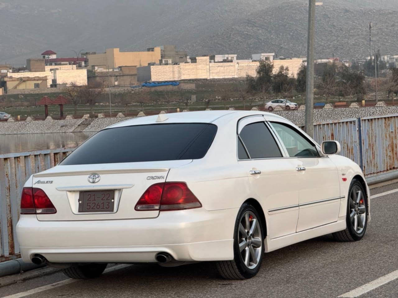 Toyotaa crawn
Athelt
شاهینە 2005
بڕاوەیە
بچووک بە بچووکە واتە 180 
3 دووگمەی ناوو ڕەش
٢٥٠ مەسرفی تیانیە مەسرف کراوە 
گشتگیانی
لە دەربەنیخانە
ئەگەر موشتەریت تەلەفون بکە
***********
♥️
