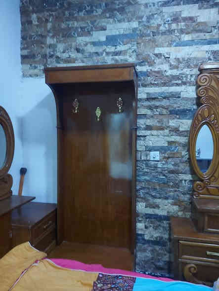 السلام عليكم عدي غرفه اخشاب لل بيع غرفه خشب صاج داخل وخارج غرفه كلش نضيفه و جديده مفصله تزكام باب اول السعر 600وبيهه مجال التصال علا هاذ الرقم ***********
