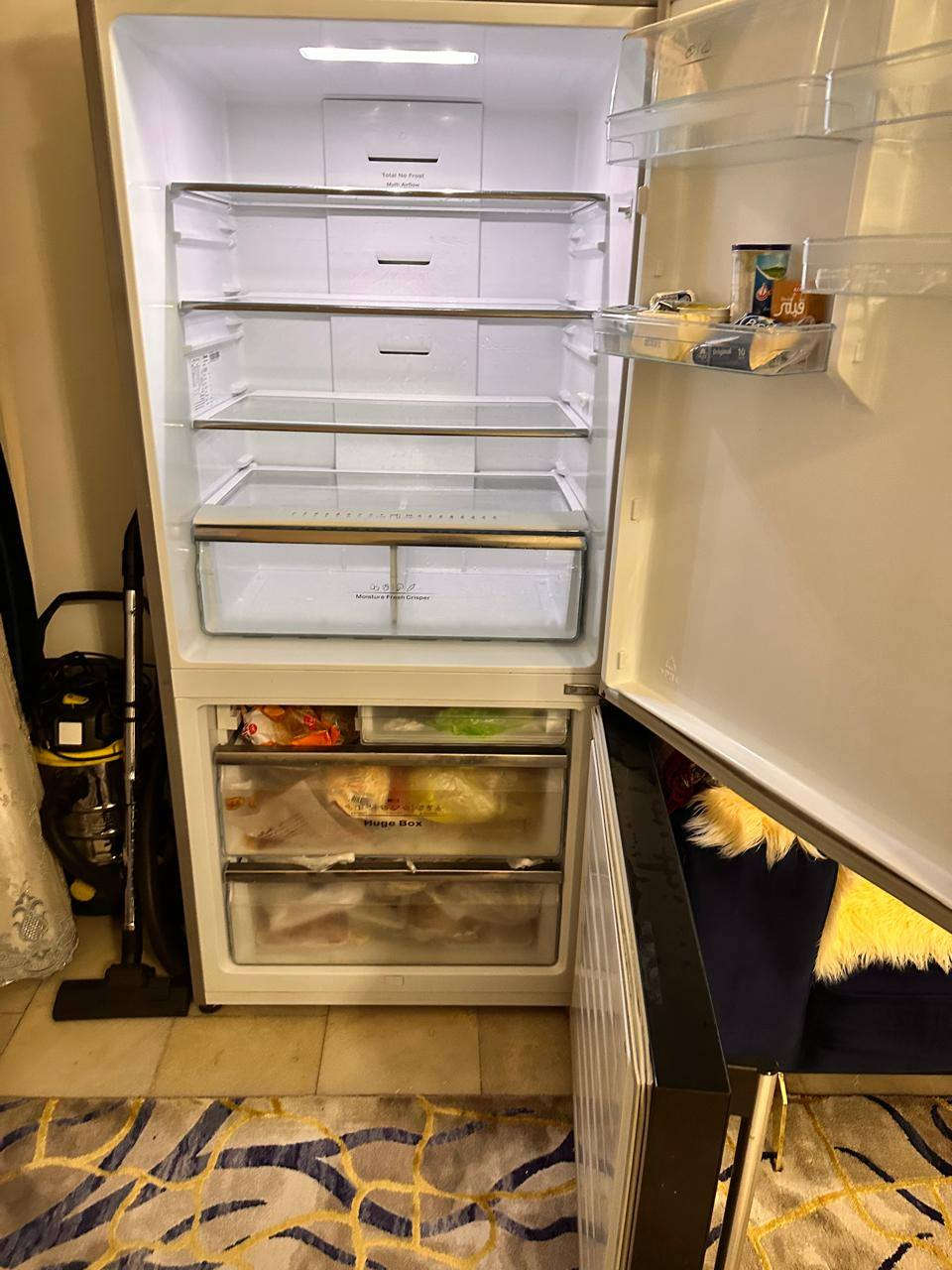 السلام عليكم... تخم تركي للبيع درجه اولى ابو السرير ستل استيل من مول المختار ماخذي قبل فتره بسيطه جدا  وثلاجه نوع هاينزيز كبيره جدا وبنفس الوقت هيه مجمده... السعر التخم ب ٧٠٠ الف والثلاجه ب ٥٠٠ الف دينار مكان الاثاث السيديه قرب هبي هوم... رقم الاتصال ***********
