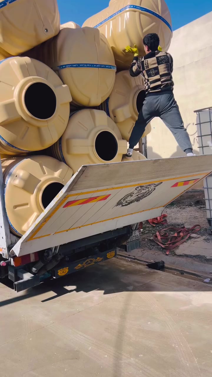 خزان وطني سعودي ضمان 10سنوات جمله مفرد واصل جميع المحافظات لعنوان داقوق كرب ايمام الهوا***********
