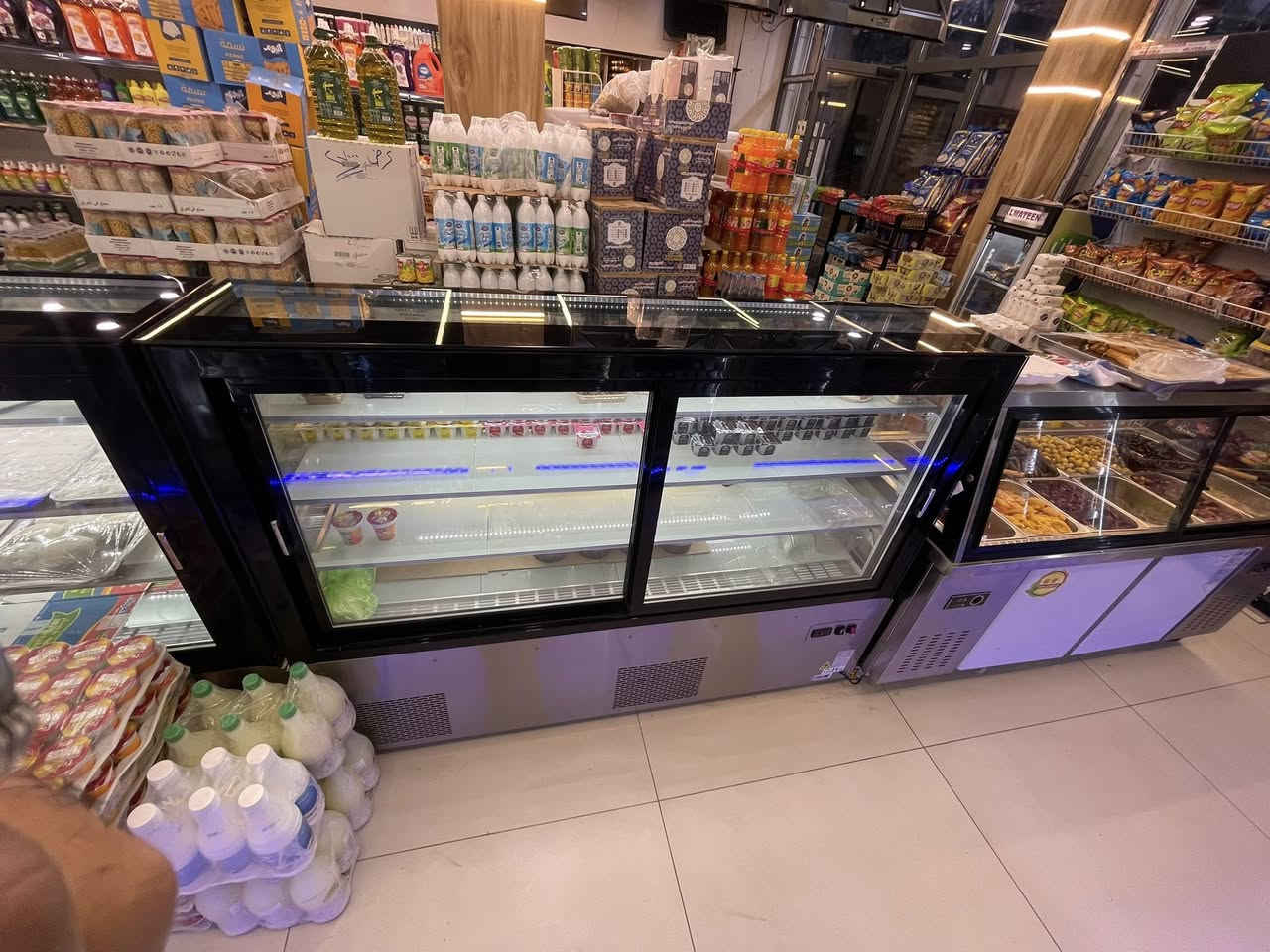 مكلف بالنشر 
عارضة كيك للبيع جديدة استخدام اقل من شهر 
لمعرفة السعر والتفاصيل بأمكانكم الاتصال على الرقم 👇

***********
