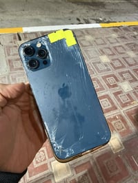 آيفون ١٢ برو ماكس • ٢٥٦ • شاشة مكسورة