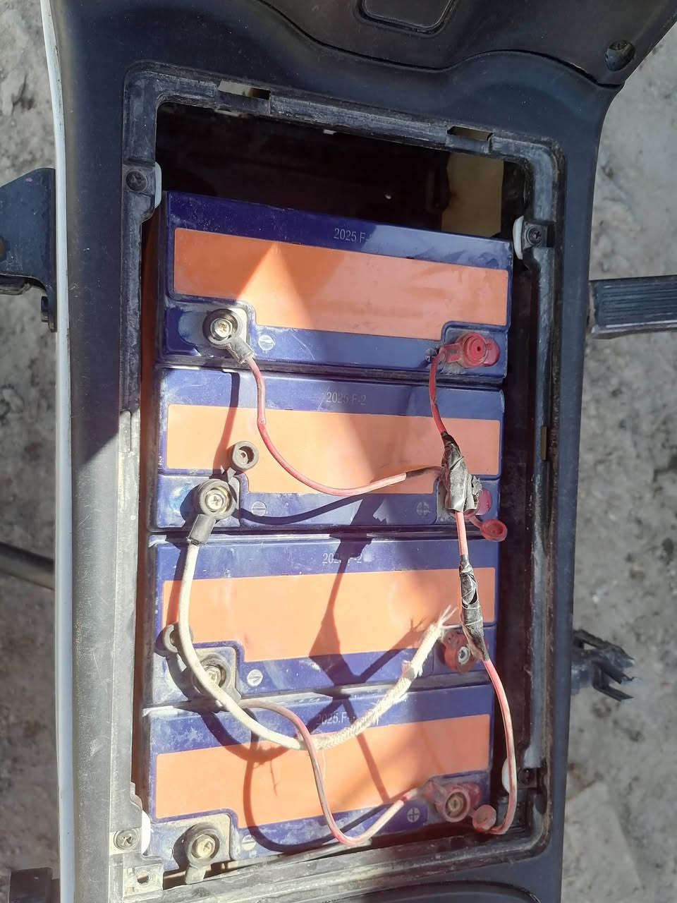 السلام عليكم دراجه نوع. HISللبيع تمشي من100ال110كيلو بطاريات 32A متكونه من اربعه بطاريات ترايك من ابي غريب للفلوجه توديك وجيبك شحنه و حده و تنضالفه بطاريه خمسه عقل جبير مال ستوته  مصارله هواي عدي ثلاث اشهر مشالله نضيفه نضافته مثل لصور لدات لون ازرك تحت الدراجه ويا لايت عللي سعر 600بيها مجالل للطيبين مكاني ابي غريب خرناباات


**إذا كنت صاحب هذا الإعلان وتريد حذفه لأي سبب، رجاءا أرسل رسالة إلى الدعم الفني**