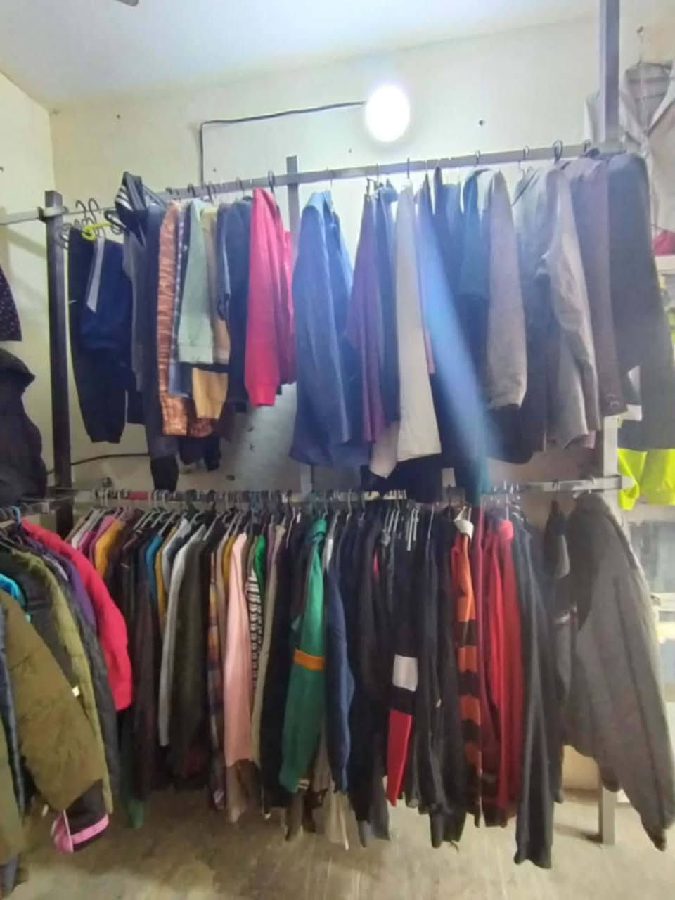 السلام عليكم 
للبيع بضاعه ملابس باله خليجي واوربي نظيفة جدا (اطفال.نسائي.رجالي) بحدود (الف قطعة) قبوط رجالي ونسائي..
سويتر رجالي ونسائي.
قماصل رجالي ونسائي..
قماصل ولادي وبناتي واطفال 
يلكات نسائي ورجالي..
بجايم نسائي ورجالي. 
قميص رجالي 
بلوزرات رجالي ونسائي
تراكات رجالية 
رداءات 
تعاليك بحدود ال300 تعلاكه 

السعر مليون ونص وبيه مجال
العنوان /الفلوجة حي الشهداء *********** واتساب واتصال
