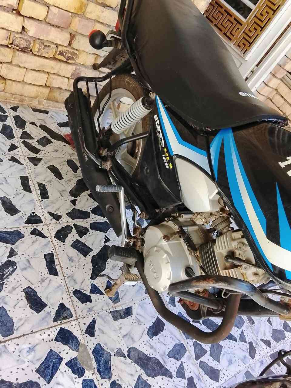دراجه هندي TVS دراجه مكفولة مامبدل بيها ولا برغي على وضع الشركة الدراجه مرقمه وسنويه موديلها 20 السعر مليون وربع وبيها مجال الشراي يتصل ***********
