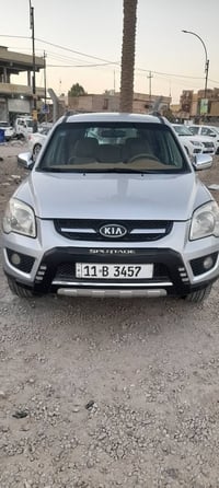 كيا سبورتج موديل ٢٠١٠ خليجي ضربه جاملغ الأيمن بدون دواخل سياره  جاهزه ...