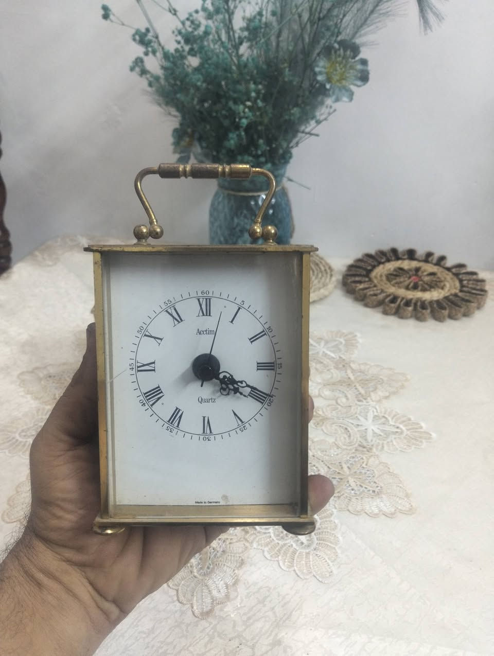 للبيع 
ساعات عدد 2
الاولى شغالة
و2غير شغالة
المانيات  النوع الثقيل نحاس
بغداد
***********
