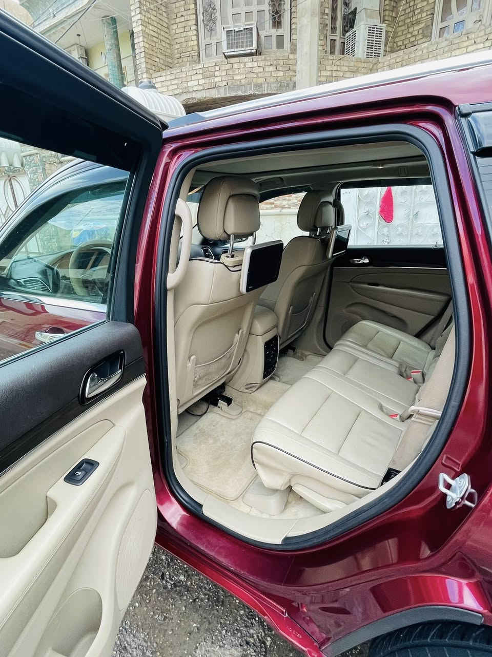 جيب موديل 19 خليجي اوف لاند  فول مواصفات كفاله عامه ماعدا بارد ع كد إصبع بالباب  سياره جديده معنه الكلمه السعر ٢٧٥ بي مجال المكان بغداد البلديات رقم هاتف ***********
