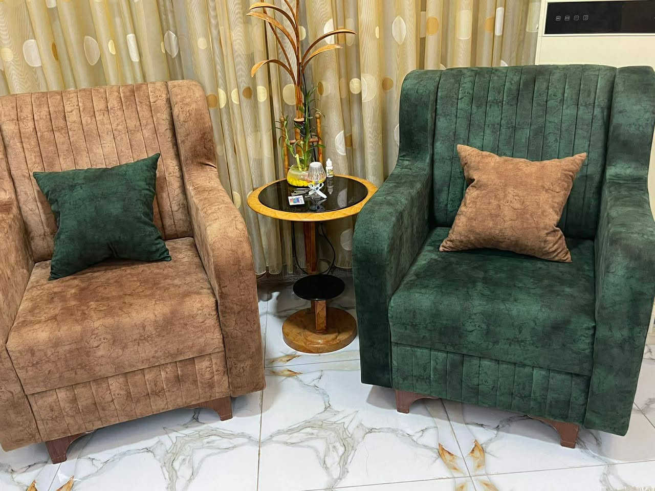 قنفات  تفصال فصلته عله ايدي كلش نضيف  او هاي الصوره كدامكم  سبب البيع اريد اغير ديكور الاستقبال السعر 500 او بي مجال بصيط كلش  للستفسار ***********
