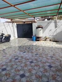 بيت للبيع بل تقيه ثالثه قرب مجمع روان مساحته ٢٠٠بي غرفتين وصاله ومطبخ ...