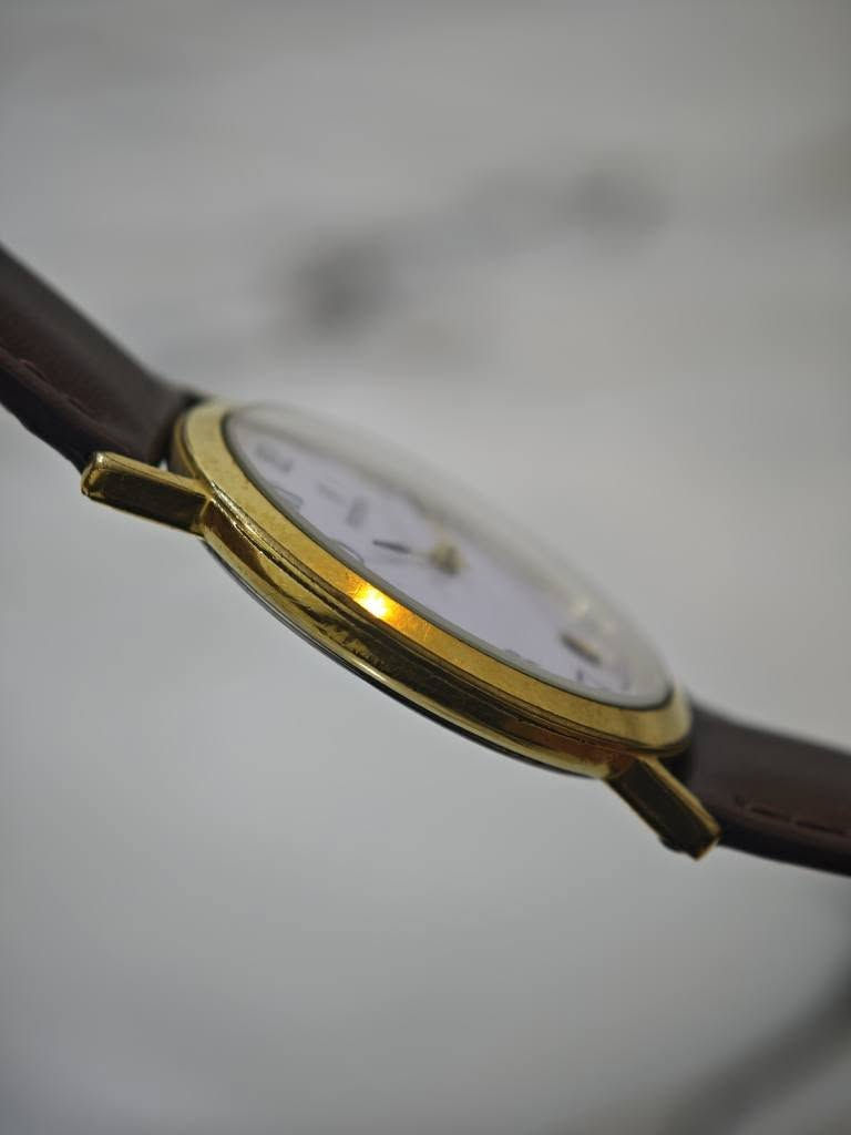 Festina 🇨🇭

¤ نسائي / رجالي 

¤ ساعة فستينا صناعة سويسرية وبتصميم جدا رائع  / قشطة / 

¤ الساعة تعمل بنظام الكوارتز - منفذ لعرض التاريخ الشهري عند الساعة ال6 - نسبة النظافة ممتازة 

¤ سير الساعة جلد مستبدل 

¤ قطر الساعة 33 

¤ السعر 95 الف

¤ يتوفر توصيل لكافة المحافظات العراقية 🇮🇶 
واي استفسار راسلونا خاص وكل الهلا بيكم 💕 بغداد, العراق


**إذا كنت صاحب هذا الإعلان وتريد حذفه لأي سبب، رجاءا أرسل رسالة إلى الدعم الفني**