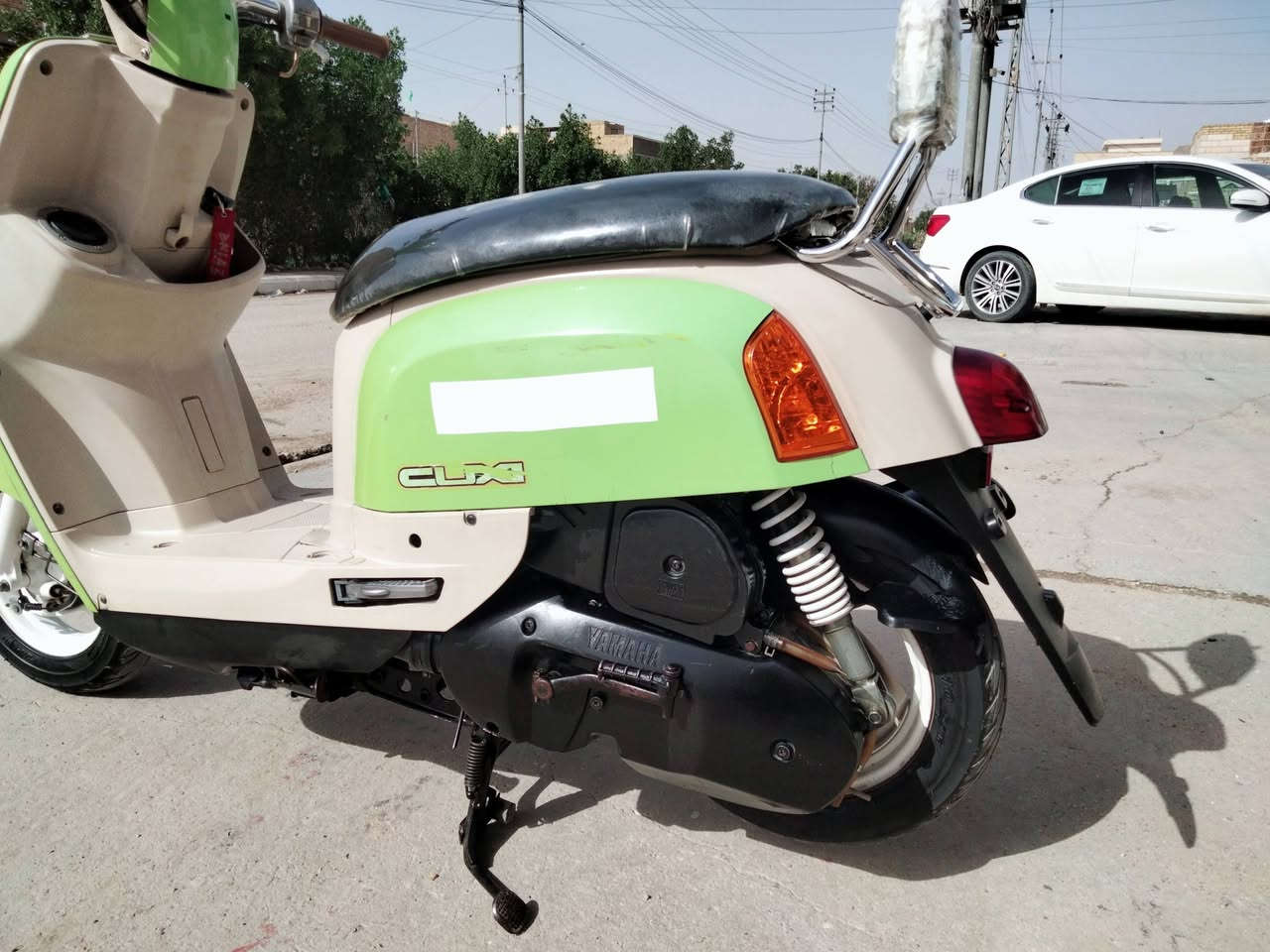 سلام عليكم 
دراجه ماكس بوليسي 
كامله مكمله 
كهربائيات كلها شغاله 
ميكانيك كله شغال
مكينه مامفتوحه ما شاء الله 
شلعه وومعدل.
دراجه بيها وصل وو ختم واحد من الطول للطول وي الشاصي والمكينه كله بلاد من داخل وومن الكفرات هم.
نكره سلف شغلها وطلع.
لون مميز فستقي وودواخلها كريمي بلاد اصلي. 
عنواني ناصريه مركز للستفسار هذا رقمي ***********.واتساب
