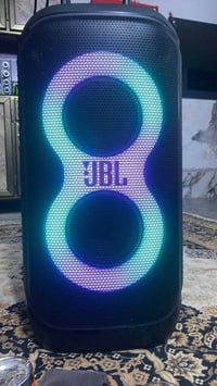 استخدام قليل • JBL • بارتي بوكس 320