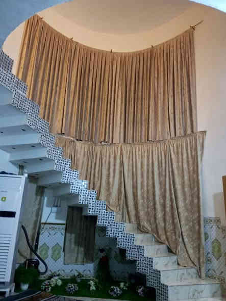 بسم الله الرحمن الرحيم
دار للبيع مساحه 300م حي الحريه الاول 
رقم العقار 866
بناء حديث درجة اولى جاهز من جميع حوانبة 
***********
***********
#مكتب_انوارالمنتظر_للعقار
