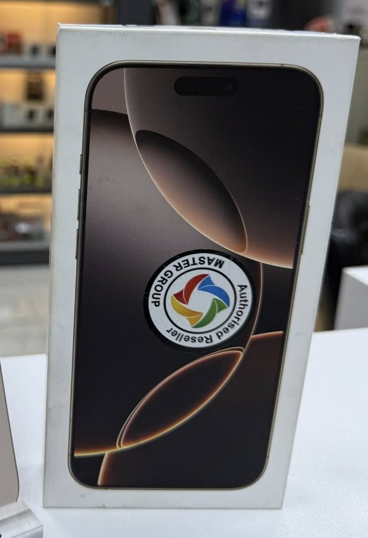 سلام عليكم ايفون 16برو ماكس  نضيف جداً 
بطاريه 100‎%‎ مشحون 205شحنه  
ذاكره 256
***********
