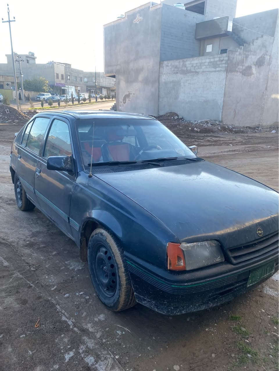 سلام عليكم البيع كير ومحرك 16 باور شرط تاير جديد سيارة نضيفة شرط التحويل السعر 14 وبيها مجال *********** موصل, نينوى
