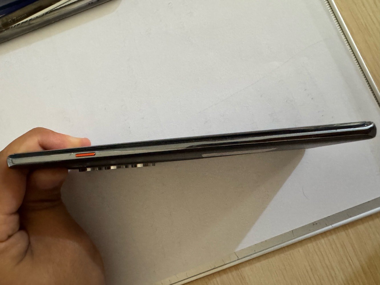 تكنو كامون 40 برو 5G للبيع او مراوس سعر 280 الف
هاي النضافة كادمك شوفها بيه فقط ملاحضه وحده الدكمه مالت رفع الصوت انشلعت من مكانها تكدر تصلحه وتكدر تعوفه تزود و تنقص ب الصوت من الدكمه مالت التقليل الصوت لو من الشاشه ملحقات كارتونه وملحقات كامله ما عدى الشاحنه ما موجوده واير كيبل موجود للتواصل عالخاص وبيك خير و تدلل مكاني سليمانيه كلار تجي تاخذه مني لو ادزلك إياه توصيل موجود توصيل لجميع المحافظات *********** واتساب او اتصال خاص موجود