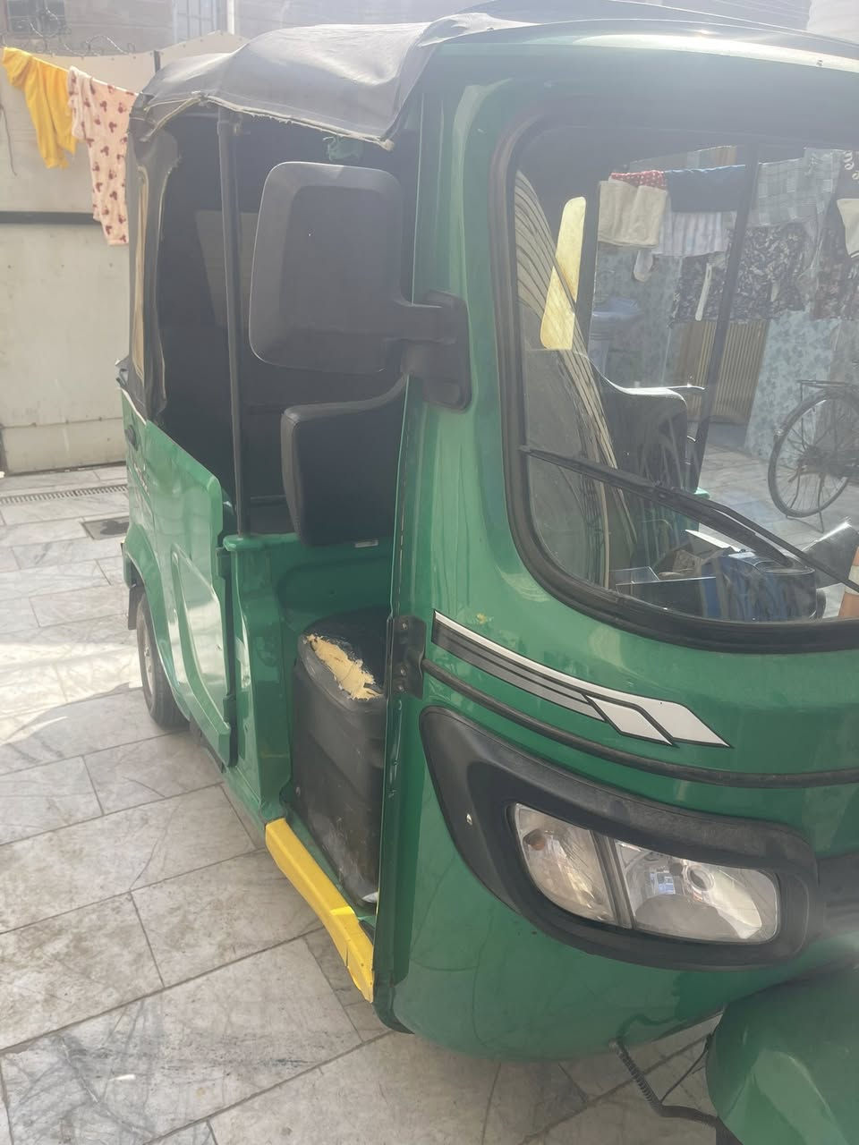 السلام عليكم للبيع تكتك تي في اس مديل 2022 شهر العاشر نضيفه يرادله تجفيت هيه تمشي مابيه شي بس مستحقه محركه ما مفتوح شرط الفحص رقم بصره سعره 7500 الشراي يدلل 
مكاني بصره رقمي ***********
