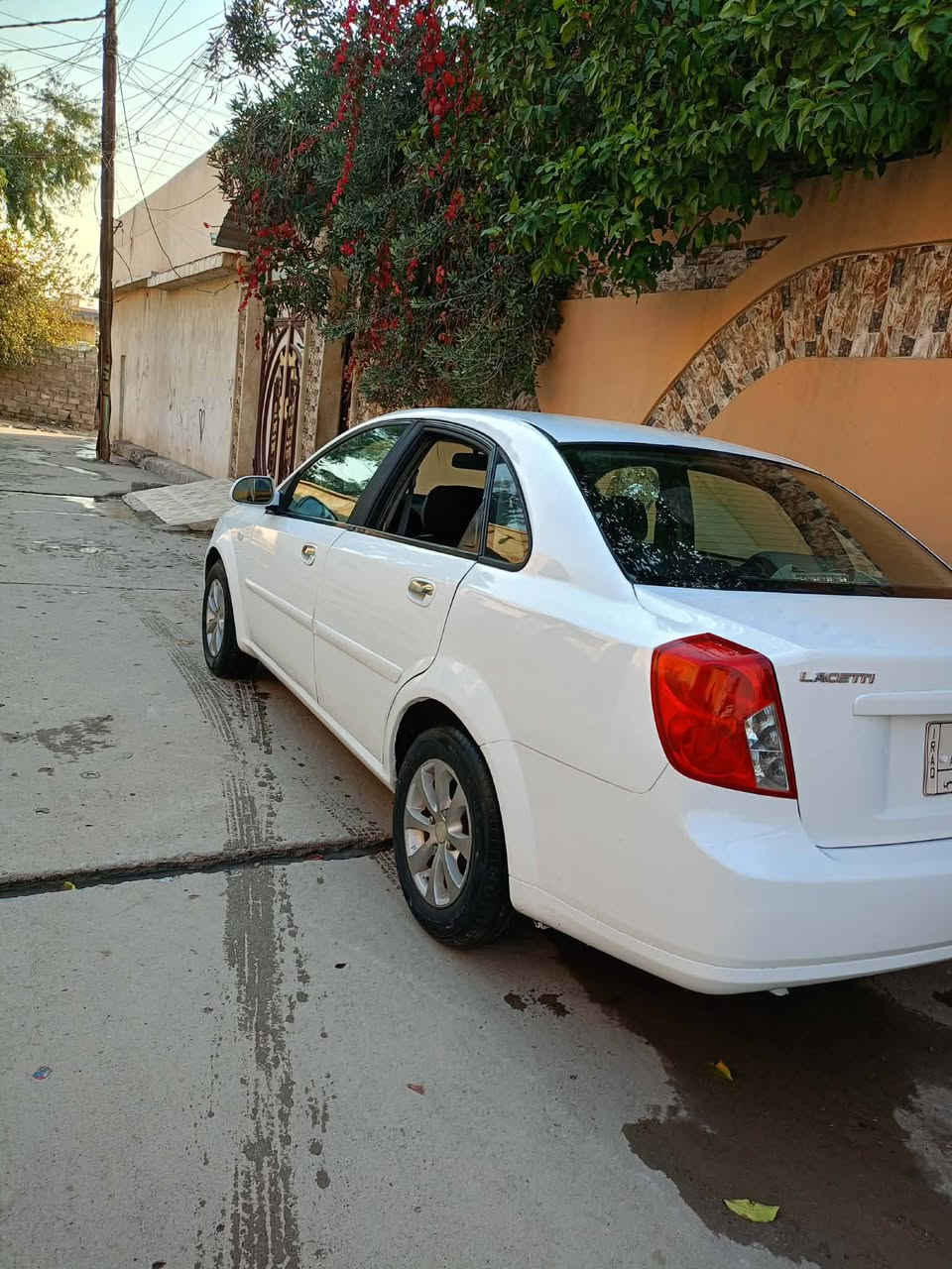 اوبترا 2004 للبيع مصبوغه عام سعر 53 وبيها مجال عنوان موصل ***********
