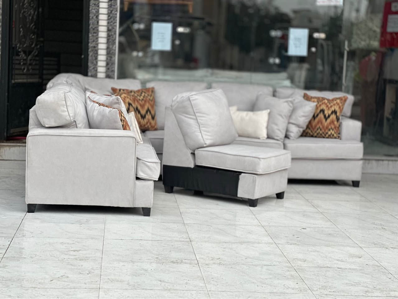 كورنر  امريكي  ماركه   اشلي Ashley   متكون من8 نفرات  نسبه     نضافه 100/100  مستخدم اخو الجديد  بمقعد وضهر طبي سوفت امريكي فول بوليستر  مقعد متحرك سحاب سهل التنضيف  هيكل بل كامل خشب زان طبيعي   بقماش شامواه وتر بروف ضد سوائل لون   قياسات الكورنر 3/10سم 3/10سم   كرسي جوكر متحرك تكدرون تغيّرون القياسات براحتكم عنوانه اربيل زانكو 99 قرب مطعم كص سنگر يوجد توصيل ل بغداد ولباقي المحافضة الأخرى *********** واتساب فقط (علي) أربيل, العراق
