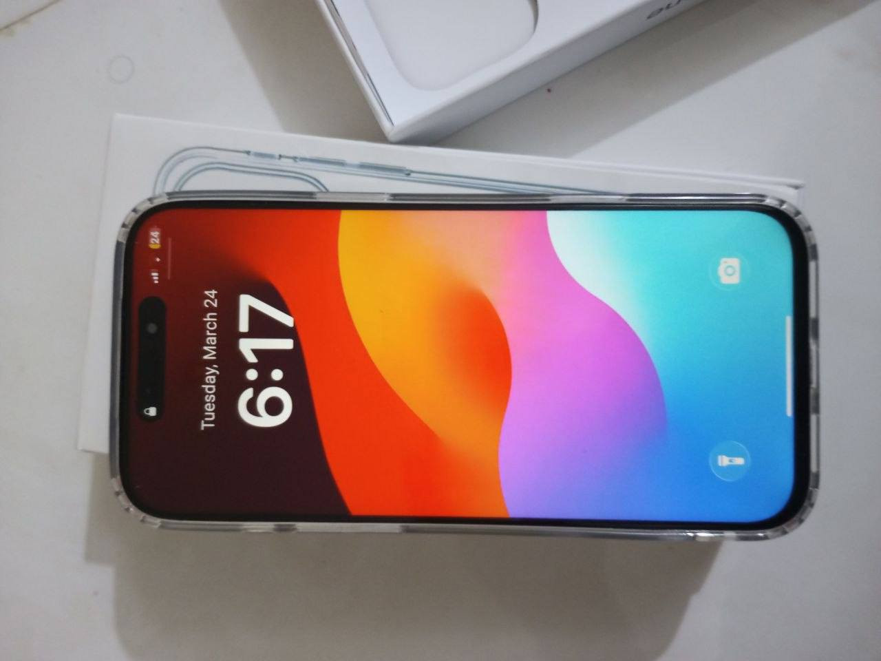 السلام عليكم
iPhone 17 pro max 
100%بطارية 
صار 4 ايام من ماخذه 
سبب البيع محتاج افلوسه 
   سعر مليونين و200قفل قفل 
المكان الناصرية الفهود 
للاستفسار ***********
