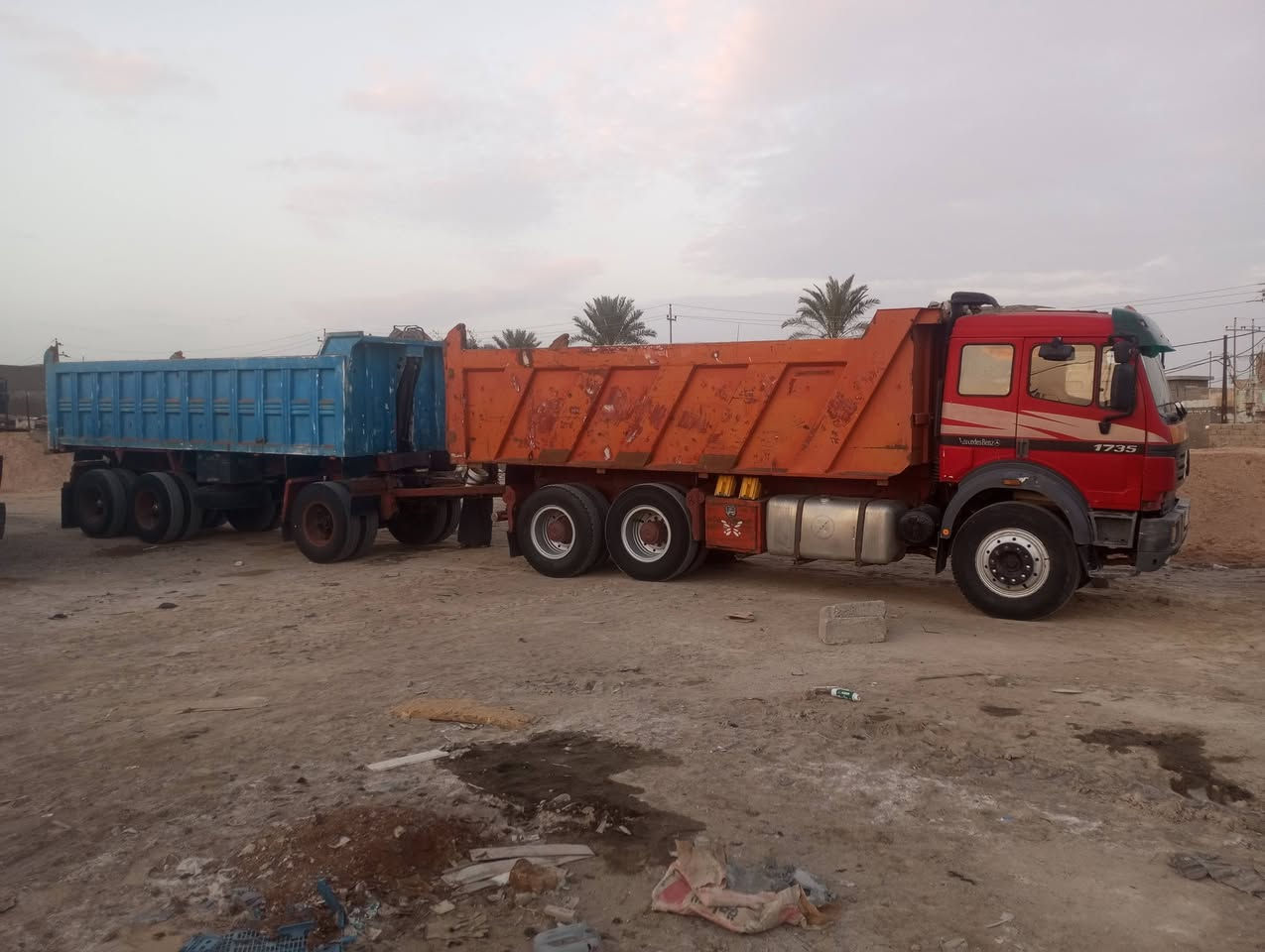 سلام عليكم للبيع قاطره مقطوره
مديل 96
مكينه 38
كير برميل 
مجموعه جيف 
عربانه علم 
تخم تاير راس وعربانه 
تريد بس راس تريد بس عربانه 
للستفسار ***********
