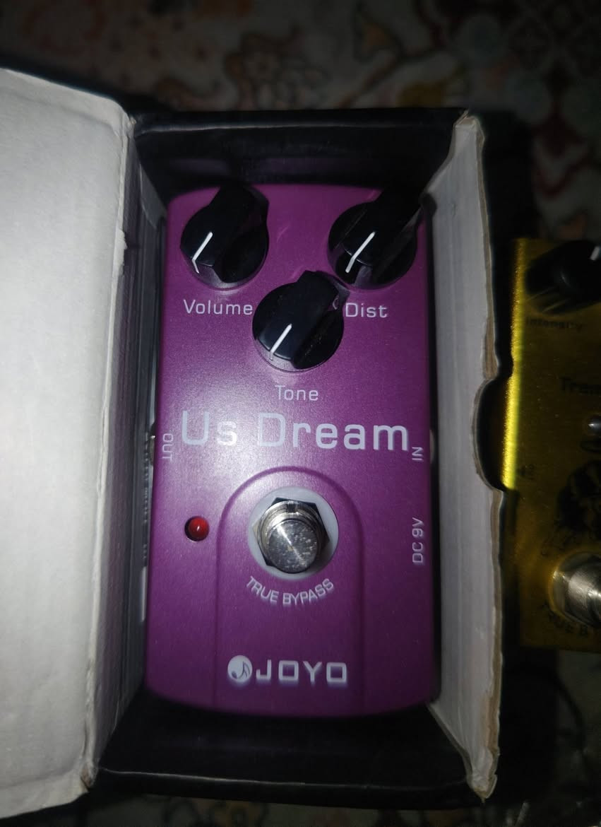 كل عام وانتم بخير وسلامة ٫ شلعة ب 35  
 Preamp
 Tremolo 
 Distortion


**إذا كنت صاحب هذا الإعلان وتريد حذفه لأي سبب، رجاءا أرسل رسالة إلى الدعم الفني**