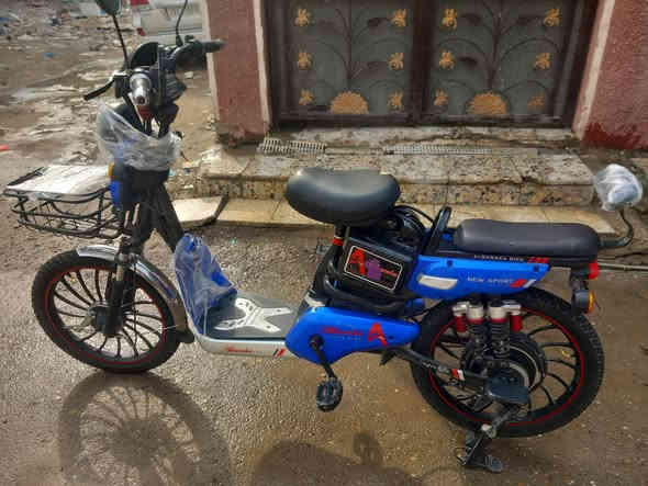 يا الله سلام عليكم شباب عندي دراجة شحن للبيع حجم 20 موديل 2023 بطاريات قبل شهر بدلتهن عقل جديد  ملف اشاير شغاله كفرات تايرات جوبلس سرعه 100 كشن جديد كهربائيات كله شغاله نقص لد لايت عالي السعر 260 بيها مجال مكاني بغداد سريدات القديمه مقابيل منطقة ثعالبه ***********  الاستفسار
