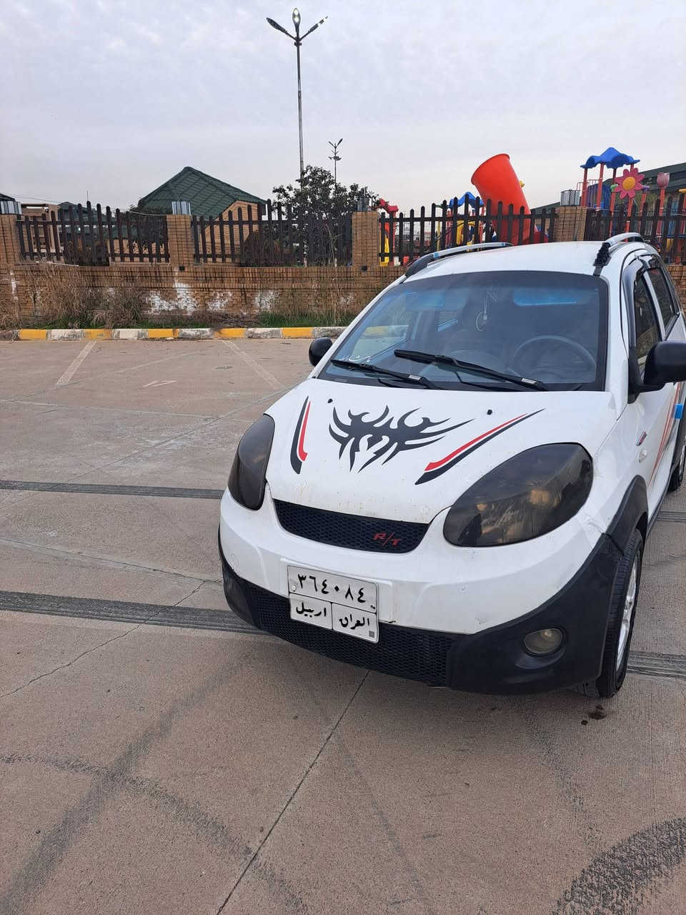 السلام عليكم ..
سيارة شيري X1 موديل 2014 لون ابيض و رقم أربيل 
حجم المحرك 1400 " وكير اوتوماتيك وعادي نظامين 
" حساسات خلفية وتبريد شغال و داينمو جديد وباتري جديد وكلاج كامل جديد ودوشمة جديد " صدر كامل جديد ودبلات امامي جديد " والسيارة حلوة ومرتبة ومبينة بالصور " 
بيها قطعتين صبغ جاملغ جهة السكن والبنيد بس بخ بدون معجون ونواقصها عمبار بريك والمحرك بي تبخير وتنقيص يعني تجفت نص محرك والسيارة شغالة وتكدر تاخذ بيها تراي ل بغداد "والسنوية بأسم شركة و منتهية من 2019 وصاحبها يسوي وكالة وسعرها ( 25 ) ورقة وبيها مجال وللتواصل والاستفسار الأتصال على الرقم التالي ( *********** ) وبي واتس اب .
