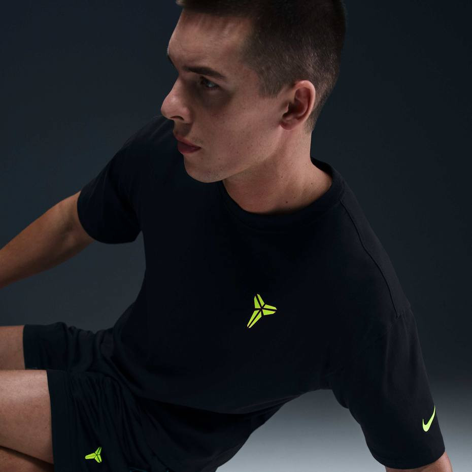 تشيرت تحفة من نايك mamba kobe 🔥💣
قياس xl 
للطلب والاستفسار مراسلة البيج 
اصلي لا نتعامل بالكوبي 
غير مستخدم 
يتوفر توصيل من شمال إلى جنوب العراق 
#نايك #اكسبلور #ملابس #رياضة


**إذا كنت صاحب هذا الإعلان وتريد حذفه لأي سبب، رجاءا أرسل رسالة إلى الدعم الفني**