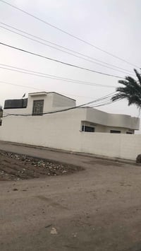 بيت البيع مساحة 200متر  ركن يحتوي ستقبال +صاله +مطبخ +غرفتين نوم لاستف...