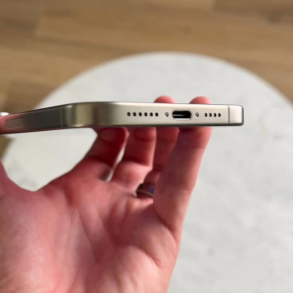 مستعمل
iPhone 15 Pro Max
بلا ذاكرة 256GB
بطارية %82

ديالئ بعقوبه 
سعر 
راسلني علئ هاذه رقم 
***********
