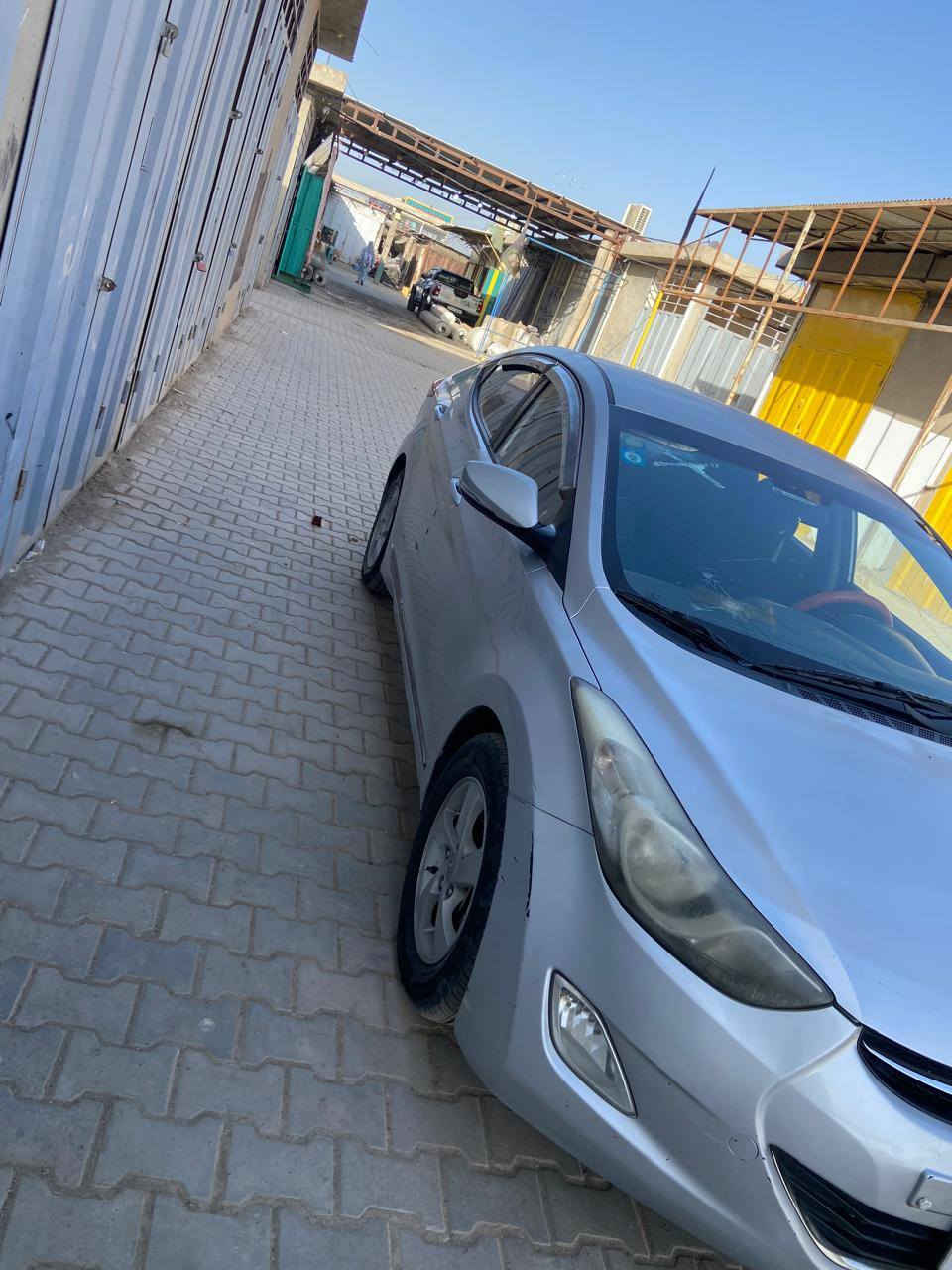 السلام عليكم الانترى ٢٠١٤ خليجي بيه ضربه باب جهة العبري ومعدل وصبغ كلير الباب وياه الباب الخلفي رش بس تخم تاير ورقم بغداد محرك ١٦٠٠ رقم الهاتف *********** مكاني بغداد العبيدي سعر 123 به مجل
