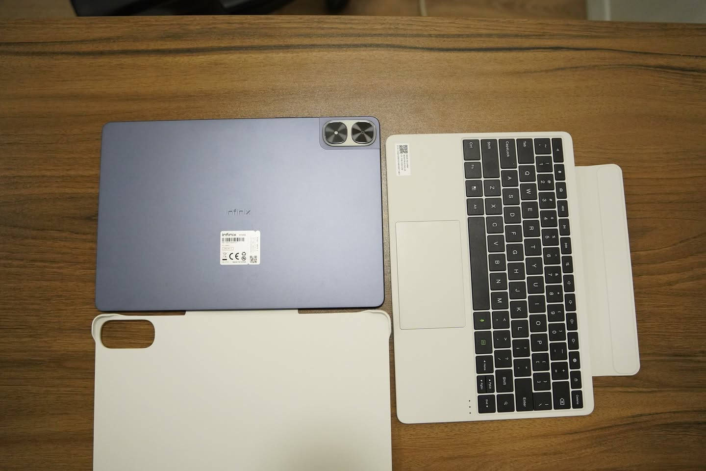 انفنكس تاب اكس ايدج 

مستعمل يومين 

مواصفاته:

شاشة 13.2 انج (2K)

معالج سناب دراكون

رام 8 كيكا + 8  يعني المجموع 16 

بطاريته ضخمه 8000

الخزن 256 كيكا

نظافته 100%

سعره 360 الف (سعر الجديد ب 422 الف)

كل غراضه متوفره (الكارتونه + الشاحنه + الكفر + الكيبورد) 

للتواصل 

***********
