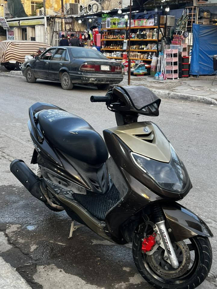 سكنس فحل للبيع نوزل خطين دراجة هاي نضافته كدامكم سعرها ٨٥٠ وبيها مجال مكاني بغداد حي تونس

دراجة لونها بلادي مال رمبه

***********
