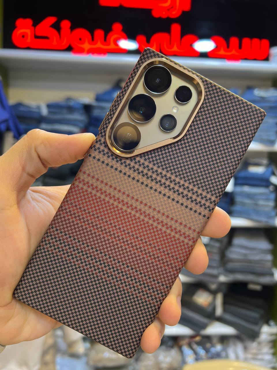 سامسونك اس 24 الترا ذ 256
مستخدم شهر وصل الشراء موجود 
لون تيتانيوم كامل محلقات كيبل اصلي موجود وكفر وعدسات ياقوت
السعر ٩٠٠ الف قفل  ***********
