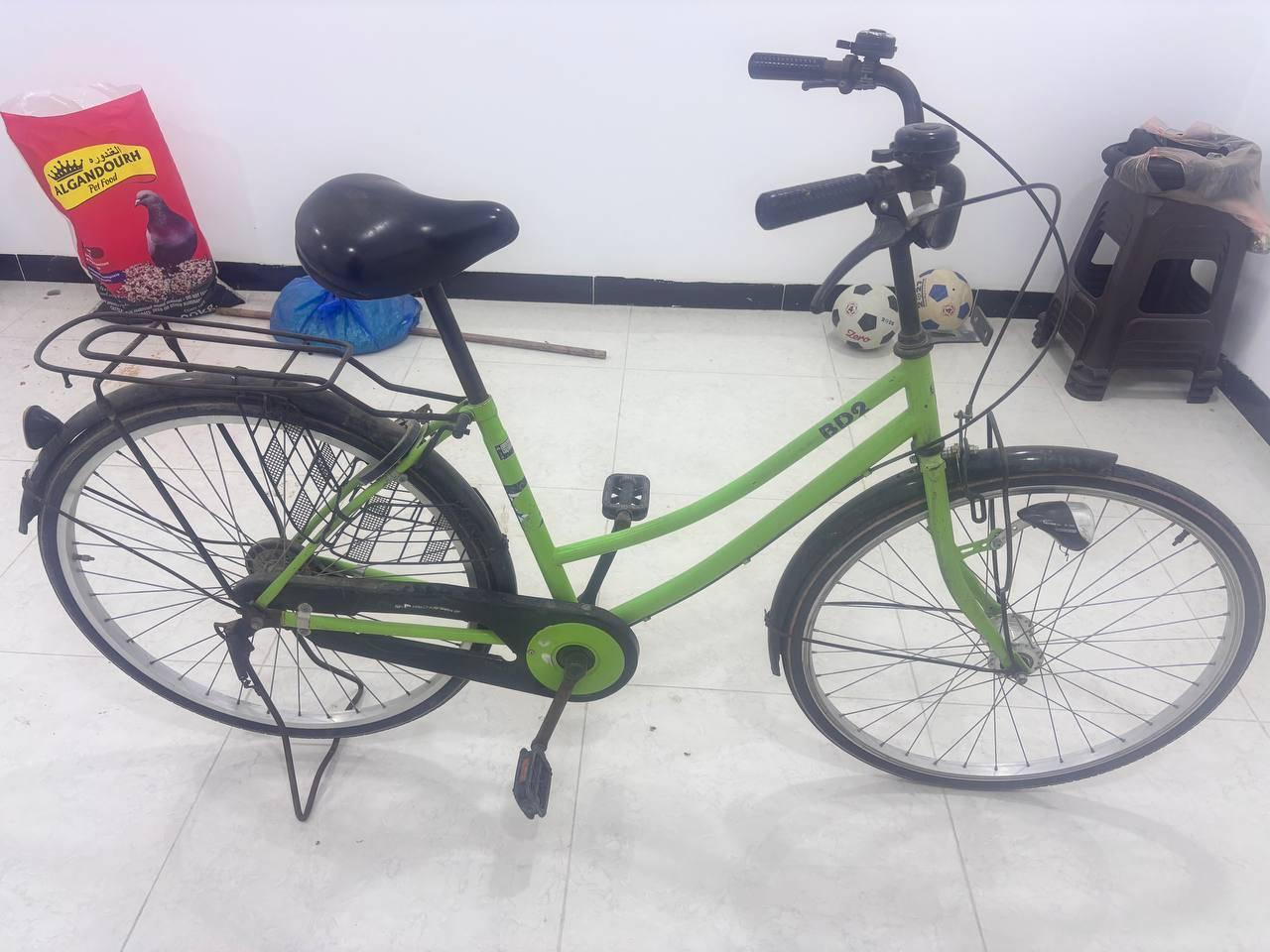 سلام عليكم بايسكل بناتي حجم 26للبيع موديله 2019 الباسكل مضموم اكثر من سنه مكاني كوت  سعره 110وبي مجال رقمي ***********
