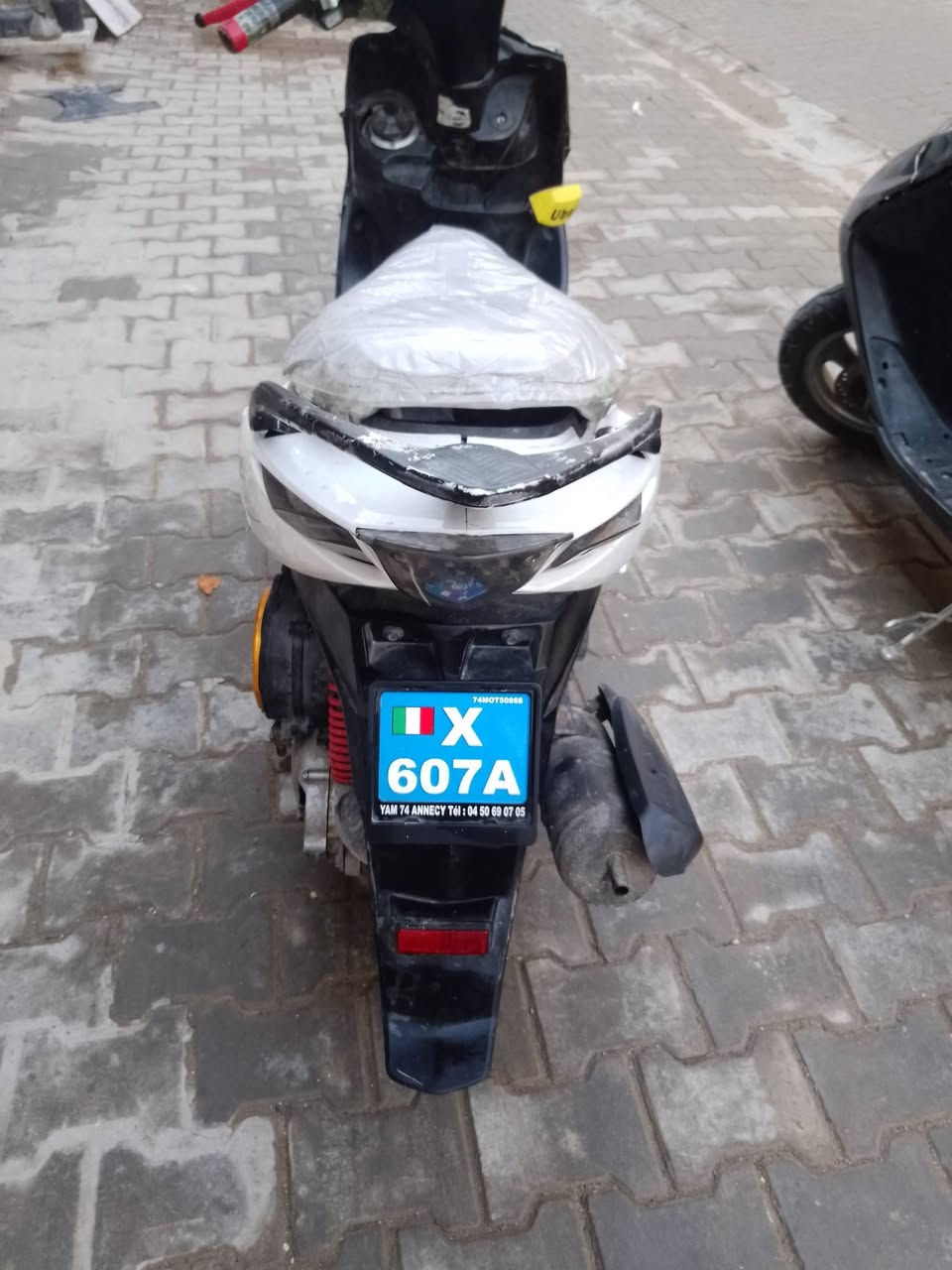 سلام عليكم دراجة ماكس مضلع للبيع شغالة مناقصه شي نضيفة العنوان بغداد الشعلة السعر 275 التواصل ***********
