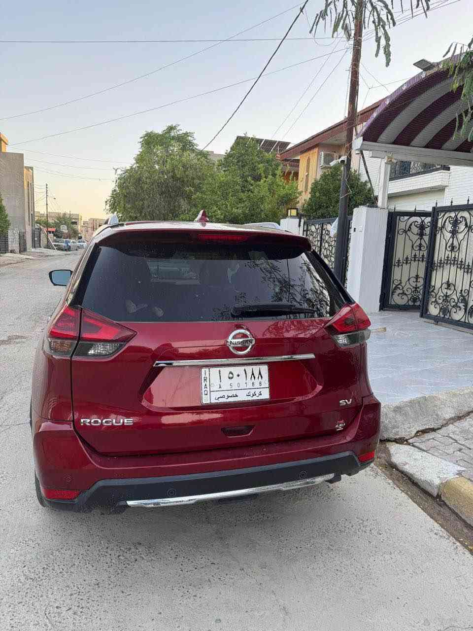 نيسان روج 19 s  كلش جديده ونضيفه مليانه موصفات كشنات وستير تدفئه وضعيات كشن كله كهربائي ربع ماتريد مصرف 
بيها قطعه واحده فقط جاملغ امامي تجاري ماشيه 50 بطاقه بانزين وياها محرك جبير المرغوب بطاقه بانزين وياها 
مكان السياره كركوك ورقمها كركوك تحويل ثاني يوم سعرها 165 
*********** كركوك, العراق
