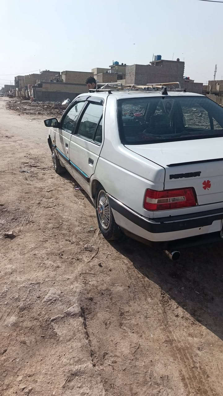 السلام عليكم سيارة بيجو جي ال إكس رقم نجف راعية بالنجف ما اندله موديل 2009 سياره جاهزه وخير من الله مكينه وكير كورله تخم تاير كهربائية كلها شغاله السعر 20 وبيه مجال مكان السيارة بغداد مدينة الصدر 
***********
