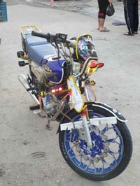 ديالى منصورية الجبل • دراجة نارية • محرك 200