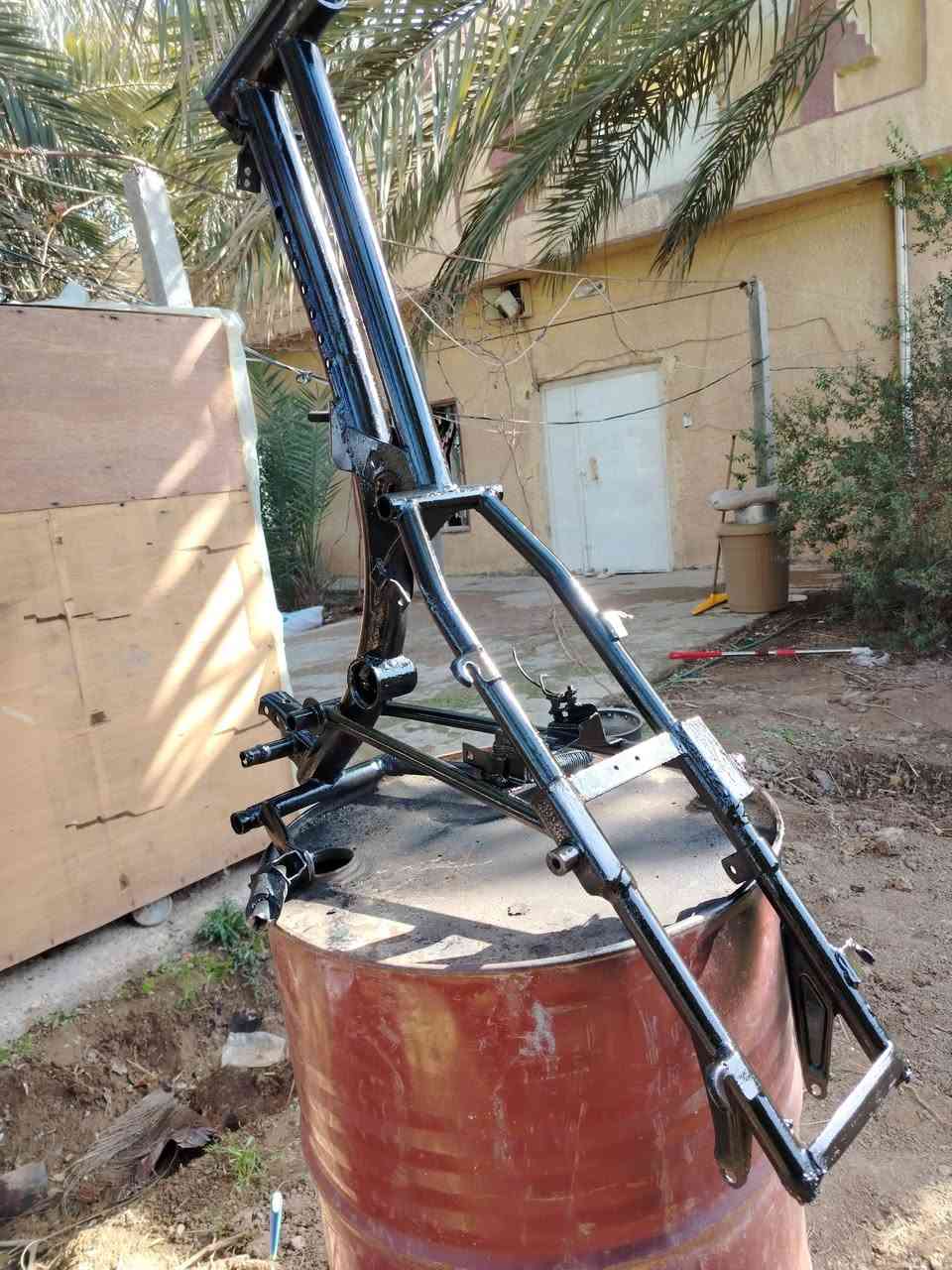 شاصي ٨١ ألماني معمر مصبوغ جديد لبيع توصيل موجود *********** بيه واتساب فقط
